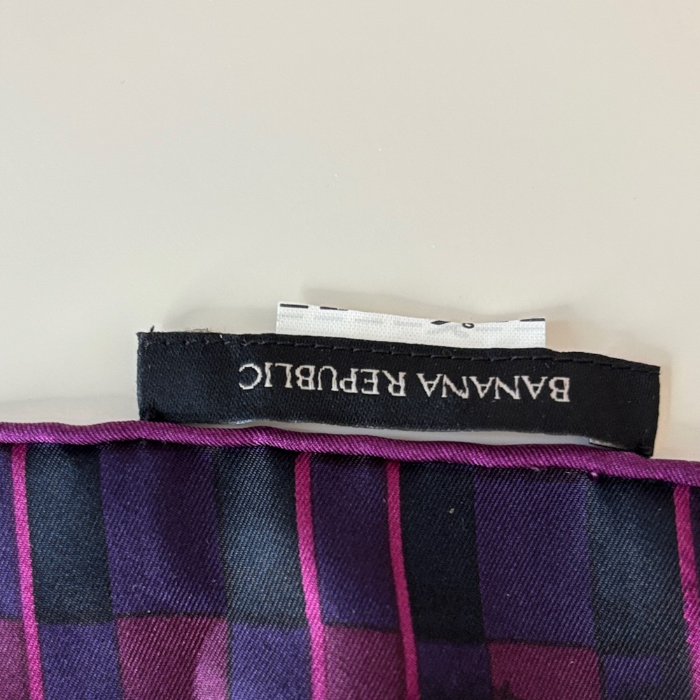 Banana Republic | 100% Silk Purple and Pink Scarf with hand rolled edges - Picture 2 of 4